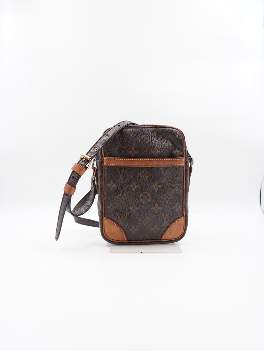 CO14 💟 Louis Vuitton Danube